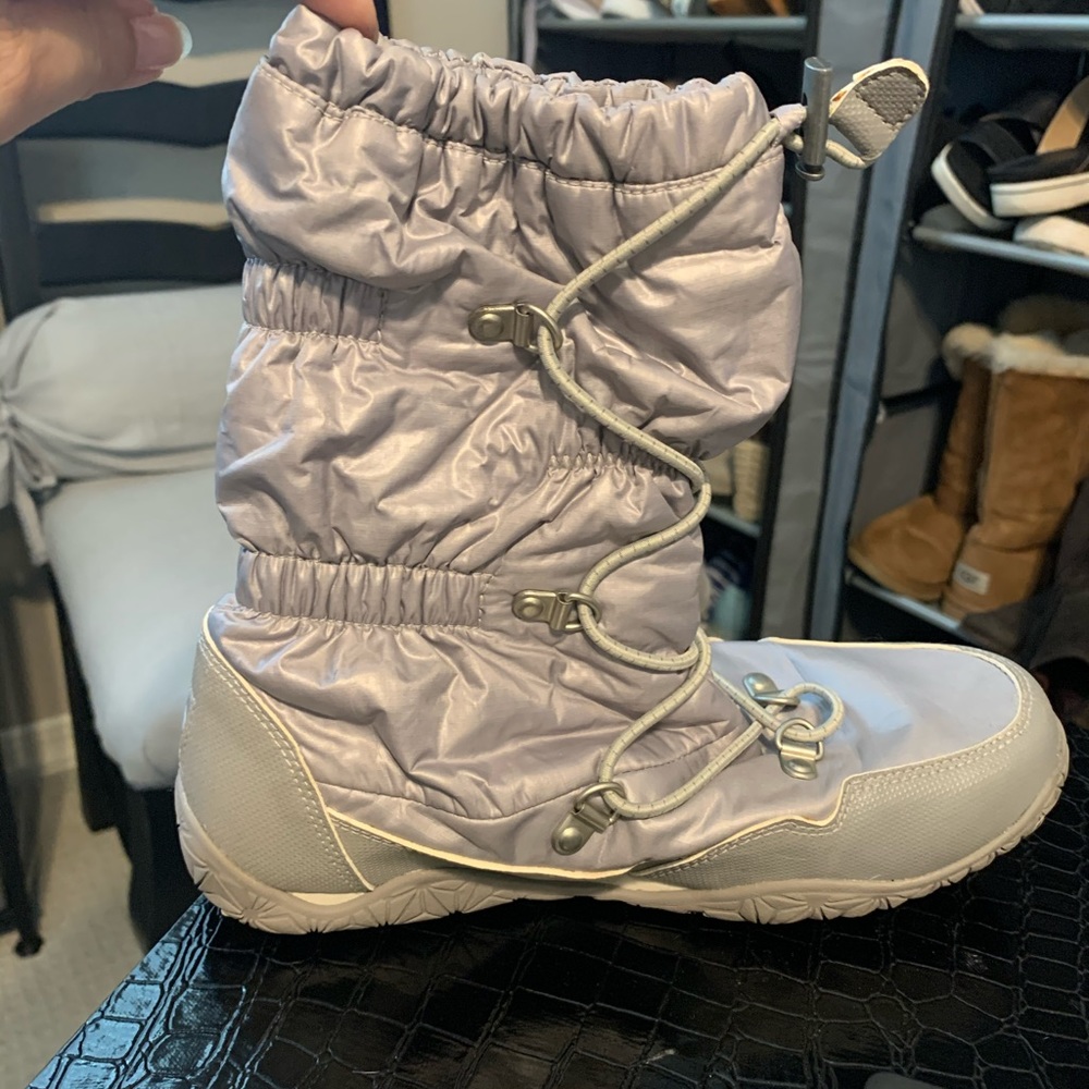 Sz 5 The North Face Self lacing snow boots